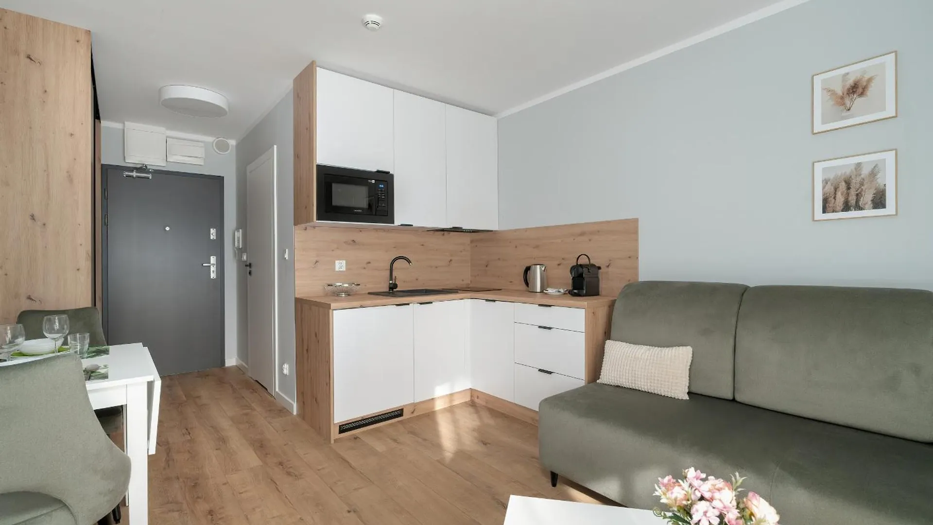 Stylowe Studia Z Tarasem W Poznaniu By Noclegi Renters 0*, Poznan Poland